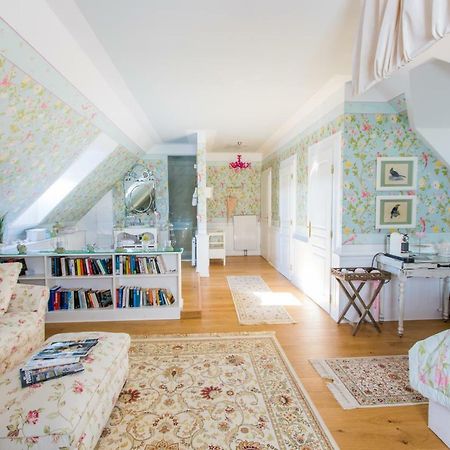 Oleander Romantik Zimmer Trausdorf an der Wulka Экстерьер фото