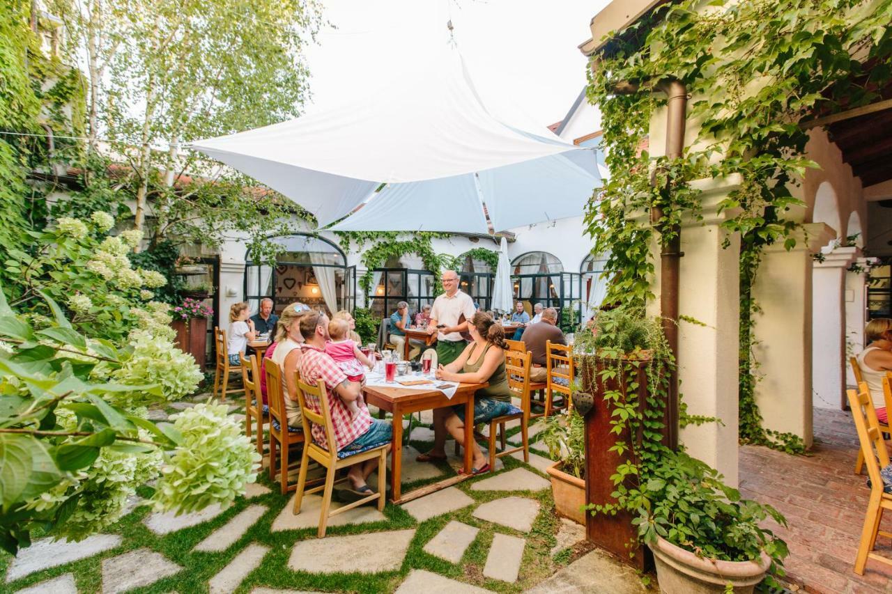 Oleander Romantik Zimmer Trausdorf an der Wulka Экстерьер фото